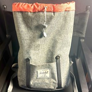 Herschel
Retreat Backpack Raven Crosshatch / Black Rubber Volume: approx. 19.5 l